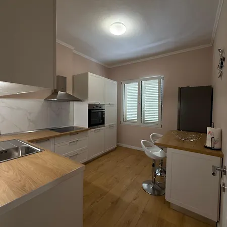 Apartament Staytica Lll *